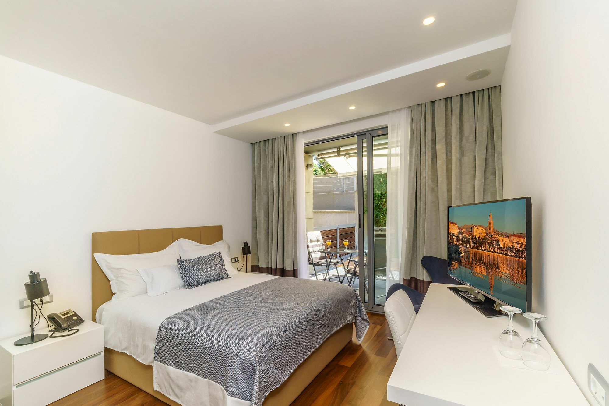 Rooms Oasis Life Сплит Экстерьер фото