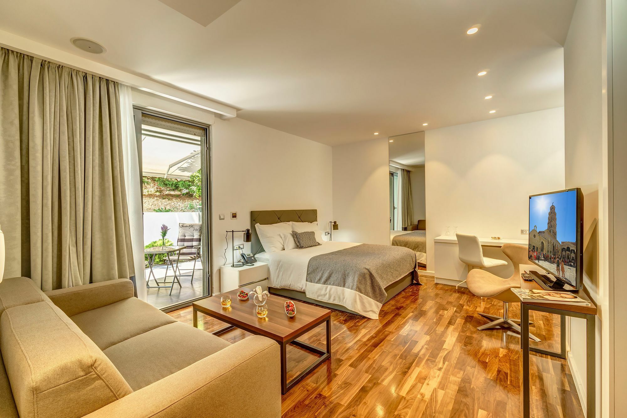 Rooms Oasis Life Сплит Экстерьер фото